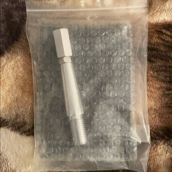 Universal Car Tow Hook - Picture 2 of 4